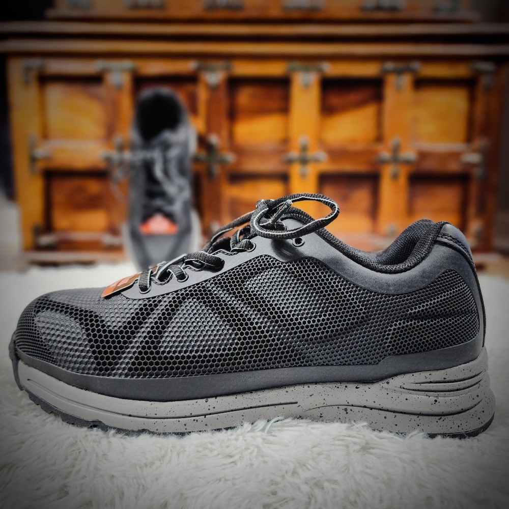Men's Steel Toe Slip Resistant Work Shoes Size 9.5